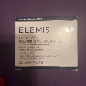 Plumping pillow facial